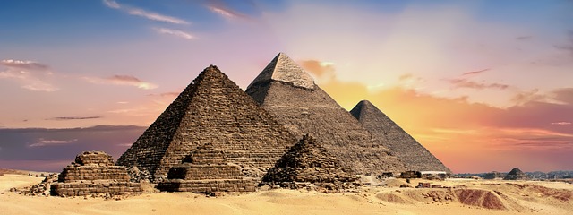 pyramids 2371501 640